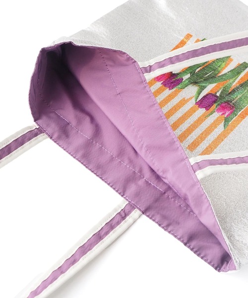 Casselini(キャセリーニ)の「Casselini(キャセリーニ)メタリックフラワープリントバッグ(トートバッグ・レディース・シルバー/グリーン/ブルー・FREE)」の10枚目の写真