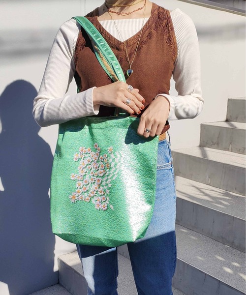 Casselini(キャセリーニ)の「Casselini(キャセリーニ)メタリックフラワープリントバッグ(トートバッグ・レディース・シルバー/グリーン/ブルー・FREE)」の20枚目の写真