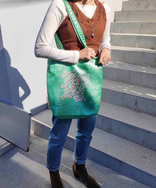 Casselini(キャセリーニ)の「Casselini(キャセリーニ)メタリックフラワープリントバッグ(トートバッグ・レディース・シルバー/グリーン/ブルー・FREE)」の21枚目の写真