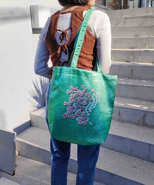 Casselini(キャセリーニ)の「Casselini(キャセリーニ)メタリックフラワープリントバッグ(トートバッグ・レディース・シルバー/グリーン/ブルー・FREE)」の22枚目の写真
