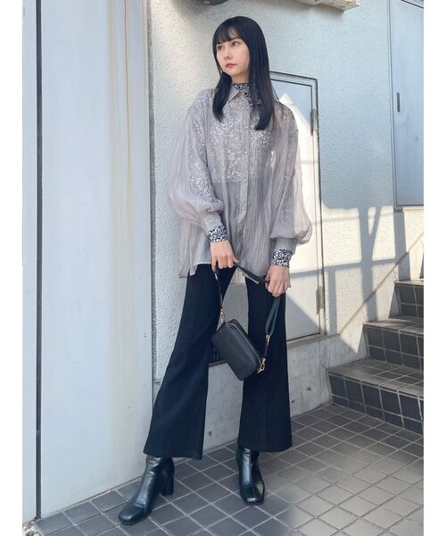 MURUA(ムルーア)の「シアーシャイニーボリュームシャツ(シャツ/ブラウス・レディース・ホワイト/グレー/ブラック/ピンク/ブルー/ブラウン・FREE)」の14枚目の写真