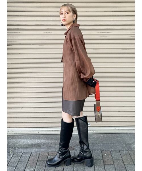 MURUA(ムルーア)の「シアーシャイニーボリュームシャツ(シャツ/ブラウス・レディース・ホワイト/グレー/ブラック/ピンク/ブルー/ブラウン・FREE)」の18枚目の写真