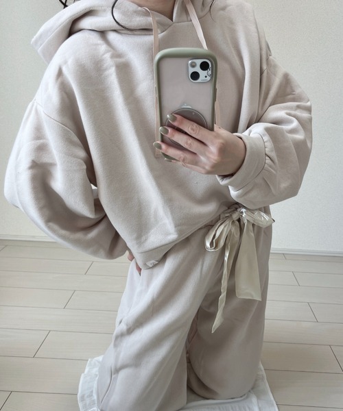 Mysa&Liina(ミーサリーナ)の「yuririn*コラボ パーカー×ロングパンツセット(ルームウェア/パジャマ・レディース・チャコールグレー/ピンクベージュ/サックスブルー/ベージュ・M/L)」の22枚目の写真