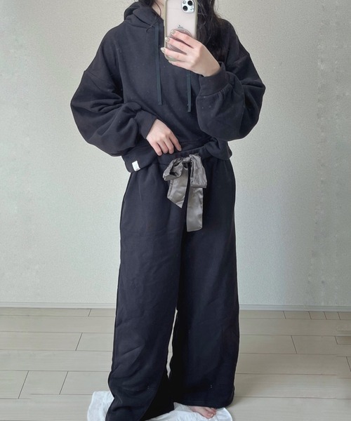 Mysa&Liina(ミーサリーナ)の「yuririn*コラボ パーカー×ロングパンツセット(ルームウェア/パジャマ・レディース・チャコールグレー/ピンクベージュ/サックスブルー/ベージュ・M/L)」の9枚目の写真