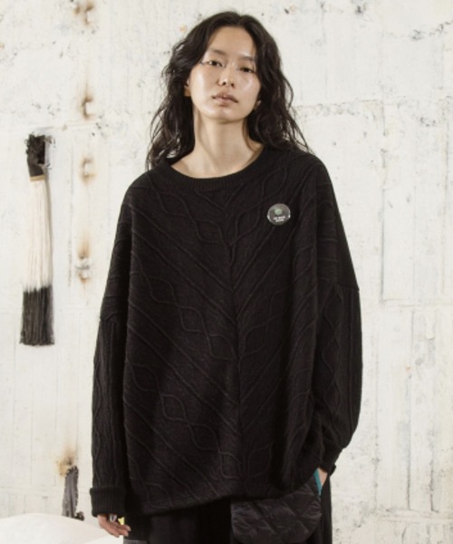 STOF(ストフ)の「STOF/ストフ/Queen Save The Woven Pullover(スウェット・メンズ・ブラック/カーキ・MEDIUM/SMALL)」の2枚目の写真