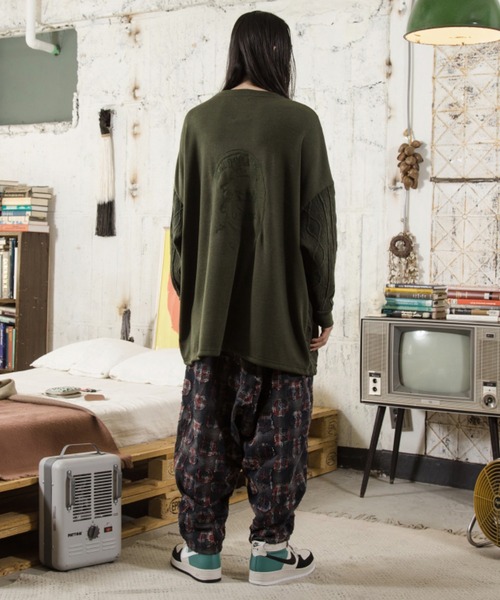 STOF(ストフ)の「STOF/ストフ/Queen Save The Woven Pullover(スウェット・メンズ・ブラック/カーキ・MEDIUM/SMALL)」の10枚目の写真