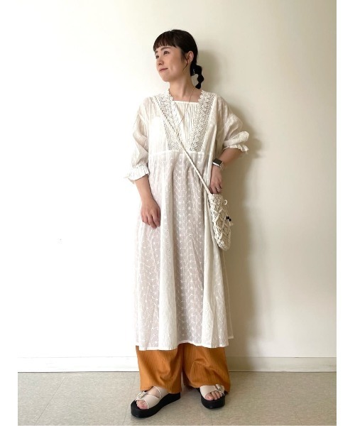 Green　Parks（グリーンパークス）の「I　胸元レース7分袖ワンピース（ワンピース・レディース・ブラック/オフホワイト・FREE）」の3枚目の写真