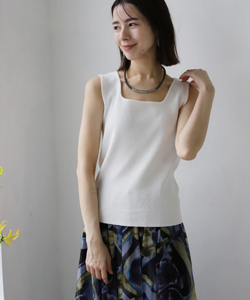 REAL CUBE（リアルキューブ）の「2wayソフトスクエアニットタンクトップ（タンクトップ・レディース・ブラック/オフホワイト/グレイッシュベージュ/オレンジ・FREE）」の11枚目の写真