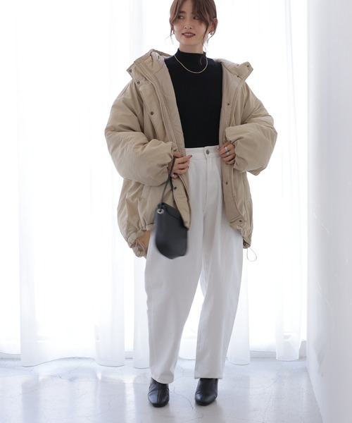 frames RAY CASSIN(フレームスレイカズン)の「モンスターパーカー(ダウンジャケット/コート・レディース・ベージュ/ブラック・FREE)」の4枚目の写真