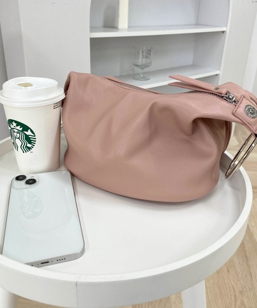 moment+（モーメントプラス）の「フェイクレザー 2WAYリングハンドルバッグ（ショルダーバッグ・レディース・チャコールグレー/ブラック/ベージュ/ブラウン/ピンクベージュ・FREE）」の22枚目の写真