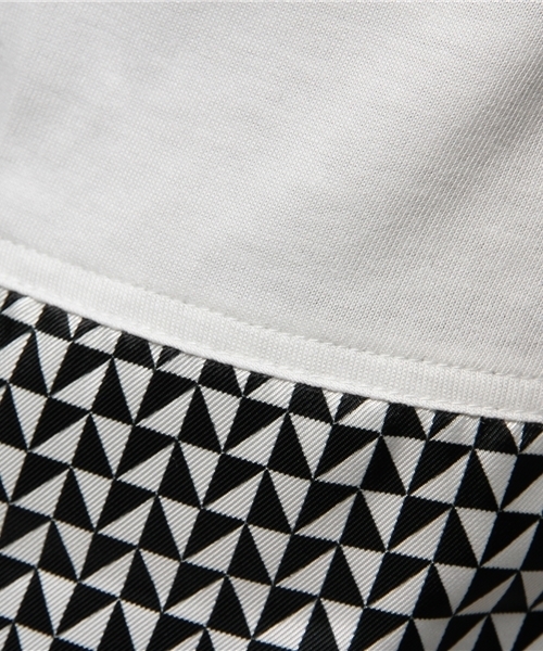 603（ロクマルサン）の「603 裾幾何学ビッグTシャツ（Tシャツ/カットソー・メンズ・オフホワイト/ブラック・FREE）」の5枚目の写真