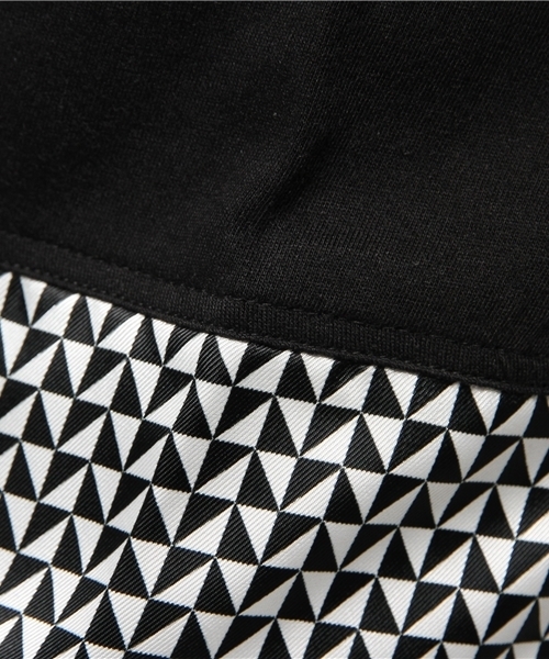 603（ロクマルサン）の「603 裾幾何学ビッグTシャツ（Tシャツ/カットソー・メンズ・オフホワイト/ブラック・FREE）」の4枚目の写真