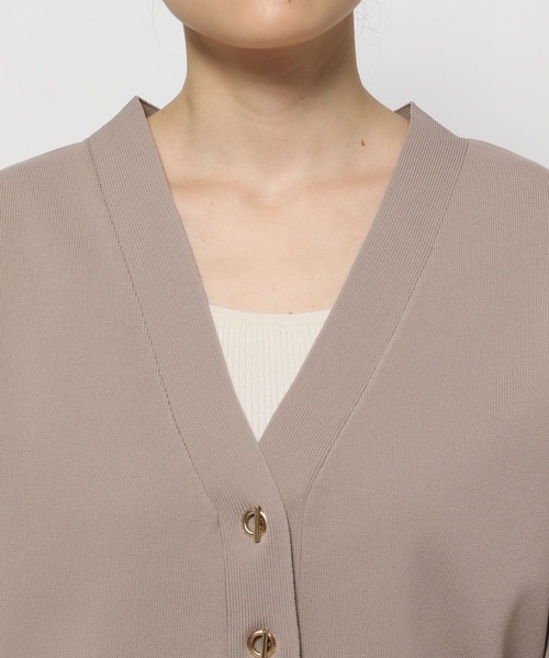mysty woman（ミスティウーマン）の「トグルボタンVネックカーディガン　976658（カーディガン/ボレロ・レディース・オレンジ/グリーン/ブラック/グレイッシュベージュ・FREE）」の15枚目の写真