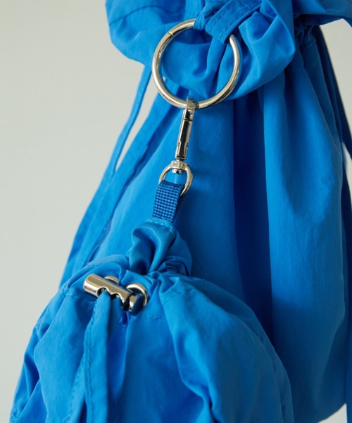 La win d（ラウィンダ）の「ダブル巾着ショルダーバッグ（ショルダーバッグ・レディース・ブラック/ホワイト/グリーン/ブルー・FREE）」の12枚目の写真