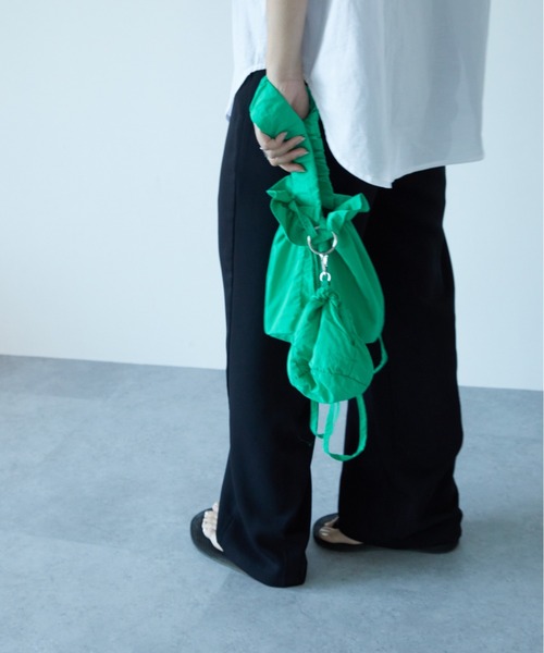 La win d（ラウィンダ）の「ダブル巾着ショルダーバッグ（ショルダーバッグ・レディース・ブラック/ホワイト/グリーン/ブルー・FREE）」の13枚目の写真