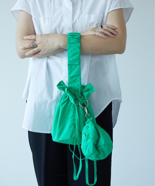 La win d（ラウィンダ）の「ダブル巾着ショルダーバッグ（ショルダーバッグ・レディース・ブラック/ホワイト/グリーン/ブルー・FREE）」の14枚目の写真