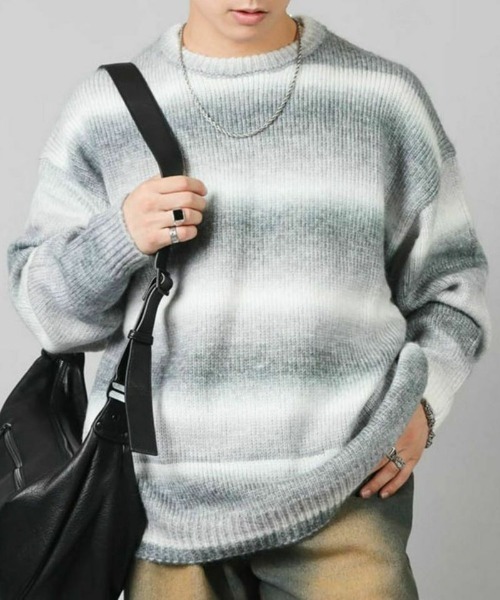 SPINNS(スピンズ)の「ストリート&大人カジュアル/マルチボーダーグラデーションニット(ニット/セーター・メンズ・グレー/ワイン/ブラウン/ブルー/グリーン/レッド系その他/ブルー系その他/グリーン系その他/ブラウン系その他/グレー系その他・ONESIZE)」の3枚目の写真