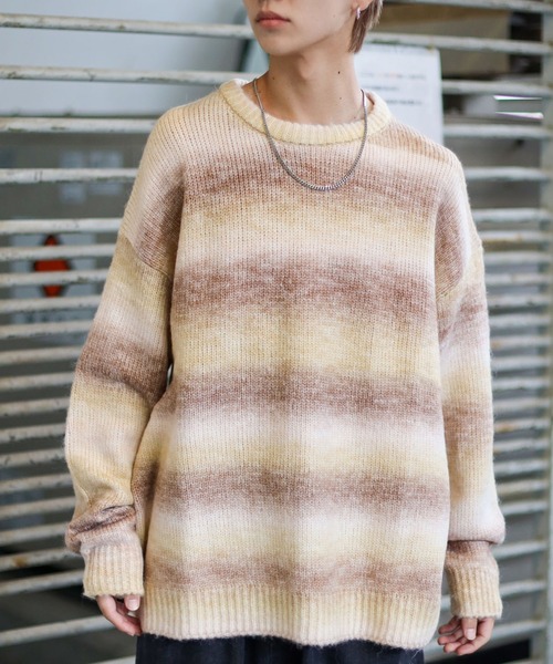 SPINNS(スピンズ)の「ストリート&大人カジュアル/マルチボーダーグラデーションニット(ニット/セーター・メンズ・グレー/ワイン/ブラウン/ブルー/グリーン/レッド系その他/ブルー系その他/グリーン系その他/ブラウン系その他/グレー系その他・ONESIZE)」の4枚目の写真