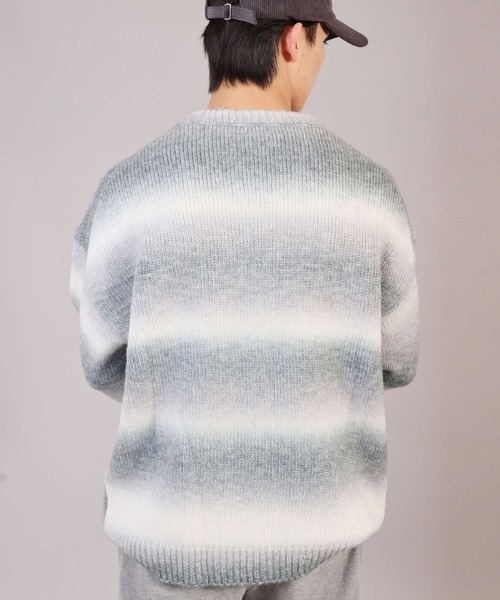 SPINNS(スピンズ)の「ストリート&大人カジュアル/マルチボーダーグラデーションニット(ニット/セーター・メンズ・グレー/ワイン/ブラウン/ブルー/グリーン/レッド系その他/ブルー系その他/グリーン系その他/ブラウン系その他/グレー系その他・ONESIZE)」の22枚目の写真