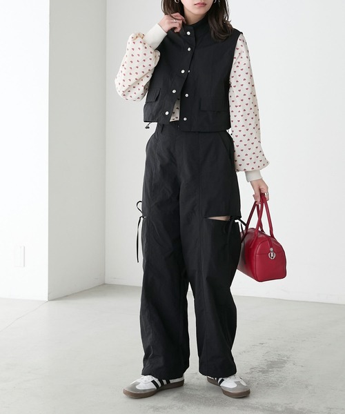 BONLECILL(ボンルシール)の「【セットアップ対応】2WAYサイドスリットリボンパラシュートパンツ(その他パンツ・レディース・チャコールグレー/カーキ/ブラック/アイボリー/ピンク・FREE)」の12枚目の写真