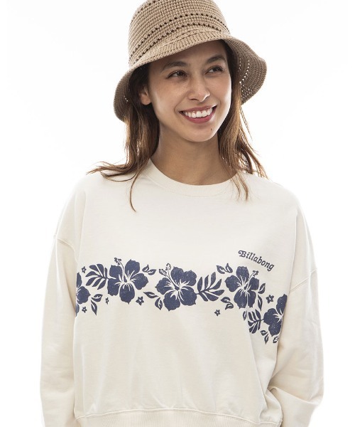 BILLABONG（ビラボン）の「BILLABONG レディース FORGET ME NOT SWEAT CREW トレーナー 【2024年春夏モデル】/ビラボンハイビスカスモチーフグラフィックプリントクロップドクルーネックスウェットトレーナー（スウェット・レディース・ネイビー/アイボリー/グリーン系その他/オレンジ系その他・MEDIUM/LARGE）」の7枚目の写真