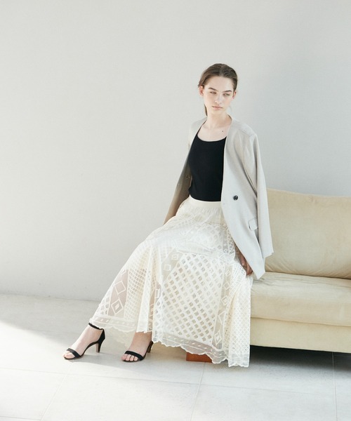 INED CLARO(イネドクラロ)の「ランダムテレコ カップ付きリブトップス(Tシャツ/カットソー・レディース・ブラック/オフホワイト/チャコールグレー・フリー)」の17枚目の写真