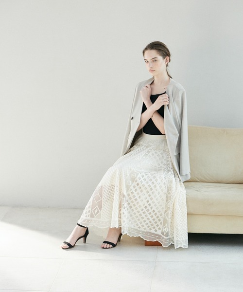 INED CLARO(イネドクラロ)の「ランダムテレコ カップ付きリブトップス(Tシャツ/カットソー・レディース・ブラック/オフホワイト/チャコールグレー・フリー)」の8枚目の写真