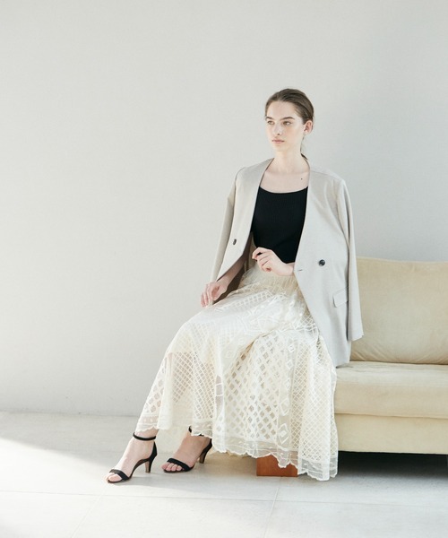 INED CLARO(イネドクラロ)の「ランダムテレコ カップ付きリブトップス(Tシャツ/カットソー・レディース・ブラック/オフホワイト/チャコールグレー・フリー)」の11枚目の写真