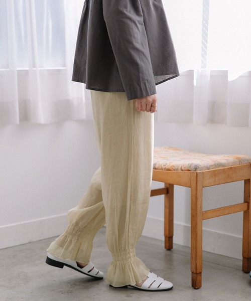 POU DOU DOU(プードゥドゥ)の「裾シャーリングフリルパンツ(その他パンツ・レディース・ブラック/ベージュ/ミント・3)」の6枚目の写真