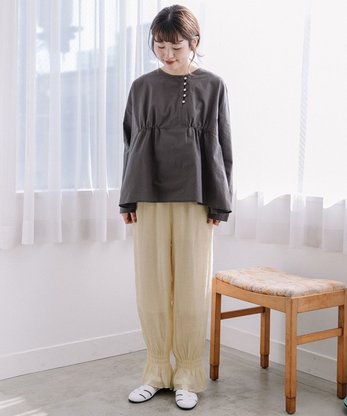 POU DOU DOU(プードゥドゥ)の「裾シャーリングフリルパンツ(その他パンツ・レディース・ブラック/ベージュ/ミント・3)」の7枚目の写真