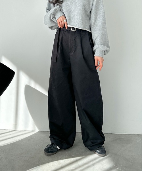 feepur（フェピュール）の「ベルテッドカーブチノパン（チノパンツ・レディース・ベージュ/ブラック・SMALL/MEDIUM）」の8枚目の写真