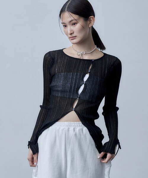 Firsthand(ファーストハンド)の「Firsthand/ファーストハンド シアーアシメスリットニット / シアーニット(ニット/セーター・レディース・ベージュ/ホワイト/ブラック・FREE)」の2枚目の写真