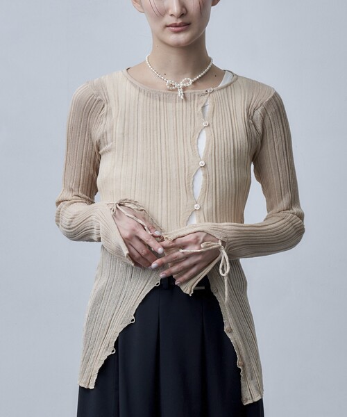 Firsthand(ファーストハンド)の「Firsthand/ファーストハンド シアーアシメスリットニット / シアーニット(ニット/セーター・レディース・ベージュ/ホワイト/ブラック・FREE)」の10枚目の写真