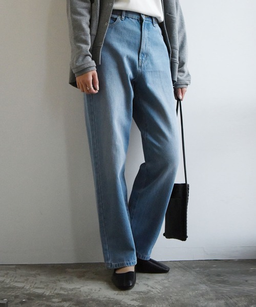 and it_（アンドイット）の「デニム＆ツイルストレートパンツ（デニムパンツ・レディース・アイボリー/ブラック/サックスブルー/ブルー・M/L）」の4枚目の写真