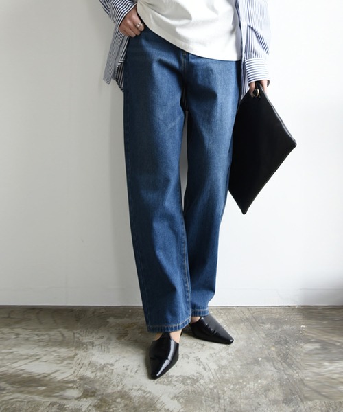 and it_（アンドイット）の「デニム＆ツイルストレートパンツ（デニムパンツ・レディース・アイボリー/ブラック/サックスブルー/ブルー・M/L）」の2枚目の写真