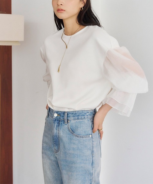 titivate(ティティベイト)の「シアーボリュームスリーブドッキングプルオーバー(Tシャツ/カットソー・レディース・オフホワイト/ブラック/ベージュ系その他・FREE)」の2枚目の写真