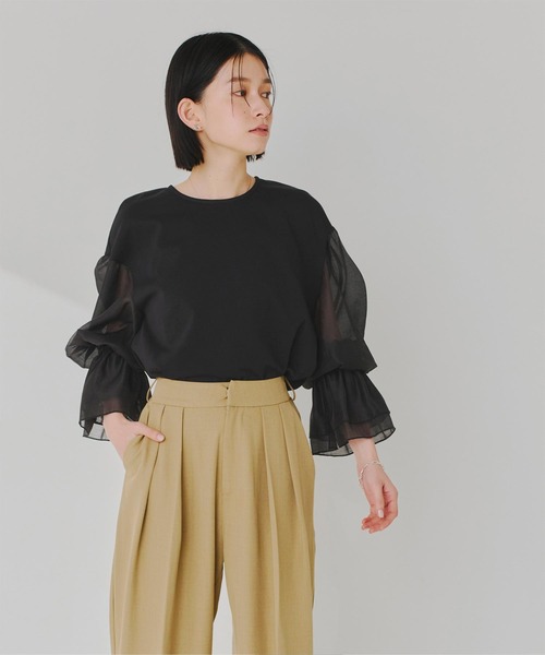 titivate(ティティベイト)の「シアーボリュームスリーブドッキングプルオーバー(Tシャツ/カットソー・レディース・オフホワイト/ブラック/ベージュ系その他・FREE)」の20枚目の写真
