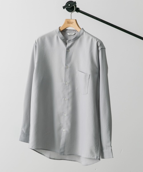 URBAN RESEARCH DOORS（アーバンリサーチドアーズ）の「『吸水速乾』セオアルファバンドカラーロングスリーブシャツ（シャツ/ブラウス・メンズ・ブルー/チャコールグレー/ライトグレー/モカ/グリーン系その他・MEDIUM/LARGE）」の7枚目の写真