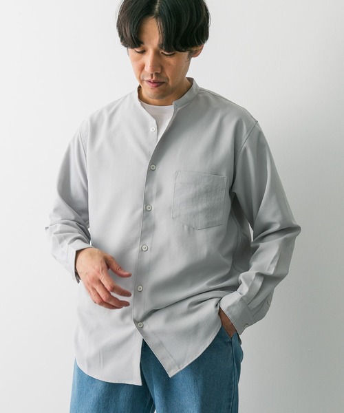 URBAN RESEARCH DOORS（アーバンリサーチドアーズ）の「『吸水速乾』セオアルファバンドカラーロングスリーブシャツ（シャツ/ブラウス・メンズ・ブルー/チャコールグレー/ライトグレー/モカ/グリーン系その他・MEDIUM/LARGE）」の8枚目の写真