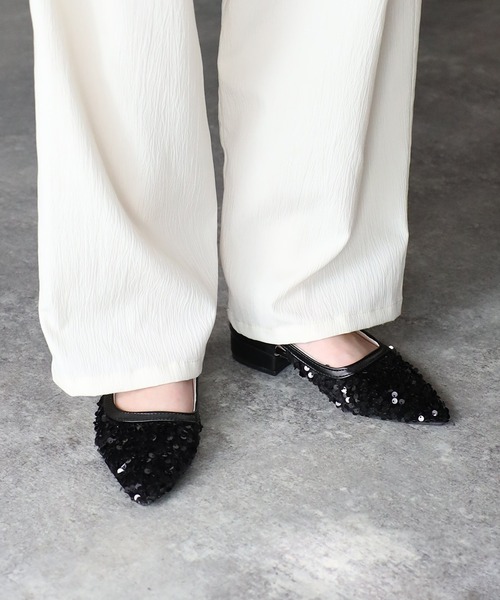 Riberry（リベリー）の「ポインテッドトゥスパンコールサンダル（サンダル・レディース・ブラック/シルバー/ベージュ・MEDIUM/LARGE）」の2枚目の写真