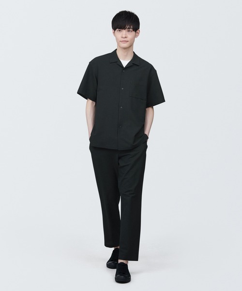 無印良品(ムジルシリョウヒン)の「紳士 風を通すストレッチサッカーオープンカラー半袖シャツ(シャツ/ブラウス・メンズ・チャコールグレー/ネイビー系/ブラック・M/S/XS/XL/L)」の4枚目の写真