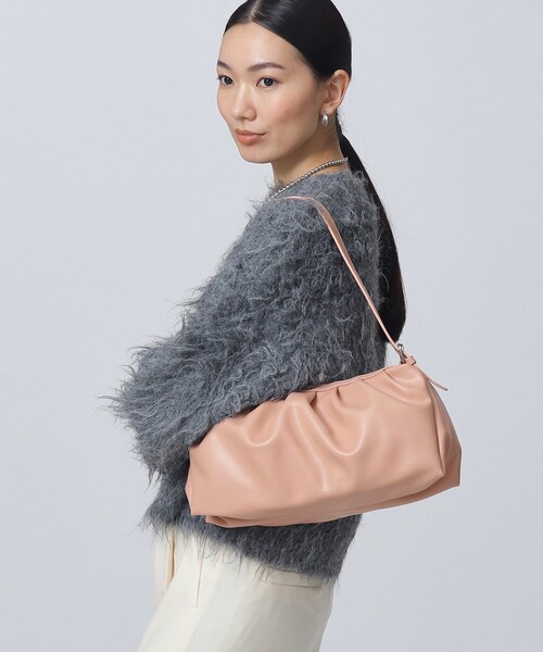 GALLEST（ギャレスト）の「◆タックハンドバッグ（ハンドバッグ・レディース・ブラック/ベビーピンク・00）」の2枚目の写真