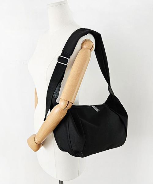 calin ベージュ ナイロン ショルダーバッグ r0395_01.jpg