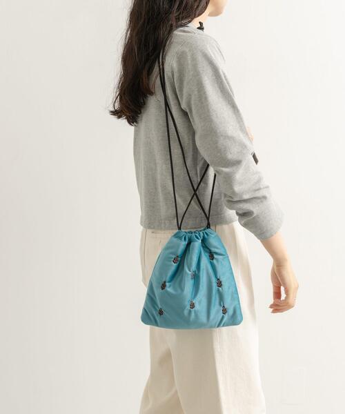 beej(ビージ)の「『別注』beej×DOORS 刺繍巾着バッグ(ショルダーバッグ・レディース・ブルー/ブラウン・ONE)」の4枚目の写真