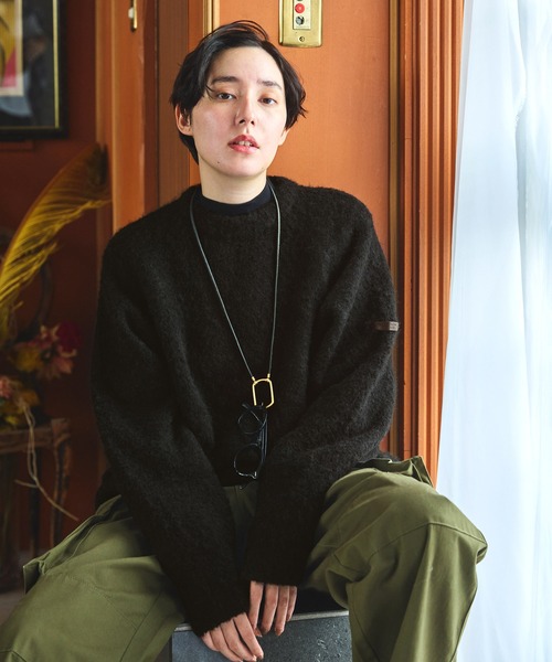 THE CRAFT CREW PRODUCTS(ザクラフトクループロダクツ)の「ウールミックスビッグシルエットラグランスリーブシャギーニット / 帯電防止・抗菌防臭【THE CRAFT CREW PRODUCTS】(ニット/セーター・メンズ・グリーン/モカ/ネイビー/ブラック/グレイッシュベージュ/アッシュグレー/ワイン/ダークグレー・S/M/L)」の17枚目の写真