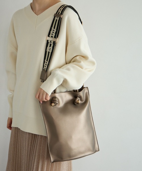 BAYFLOW(ベイフロー)の「ロゴショルダーノットハンドルトート(トートバッグ・レディース・ブラック/ブラウン系その他・FREE)」の1枚目の写真