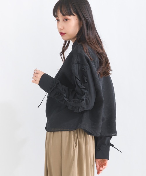 terrace(テラス)の「ドロストフリルスリーブシャツ(シャツ/ブラウス・レディース・グレイッシュベージュ/ブラック/オフホワイト・MEDIUM)」の19枚目の写真
