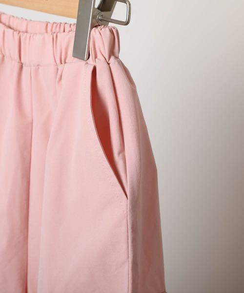 URBAN CHERRY(アーバンチェリー)の「ライトタフタカーゴパンツ(カーゴパンツ・キッズ・アイボリー/ピンク/ブラック・150cm/140cm/120cm/110cm/130cm)」の19枚目の写真