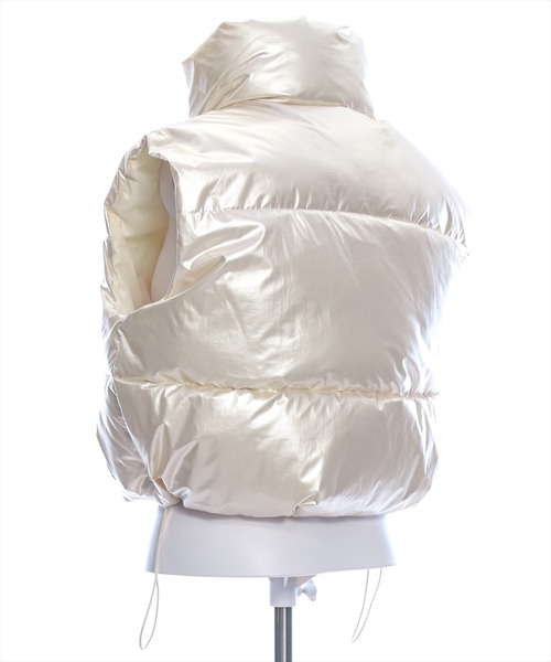 clear（クリア）の「メタリック中綿ショート丈ベス [小顔 甘辛コーデにも]≪2024AW新作≫（その他アウター・レディース・シルバー/アイボリー/ブラック・F）」の13枚目の写真