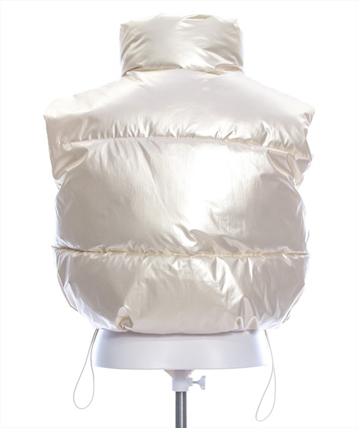 clear（クリア）の「メタリック中綿ショート丈ベス [小顔 甘辛コーデにも]≪2024AW新作≫（その他アウター・レディース・シルバー/アイボリー/ブラック・F）」の14枚目の写真